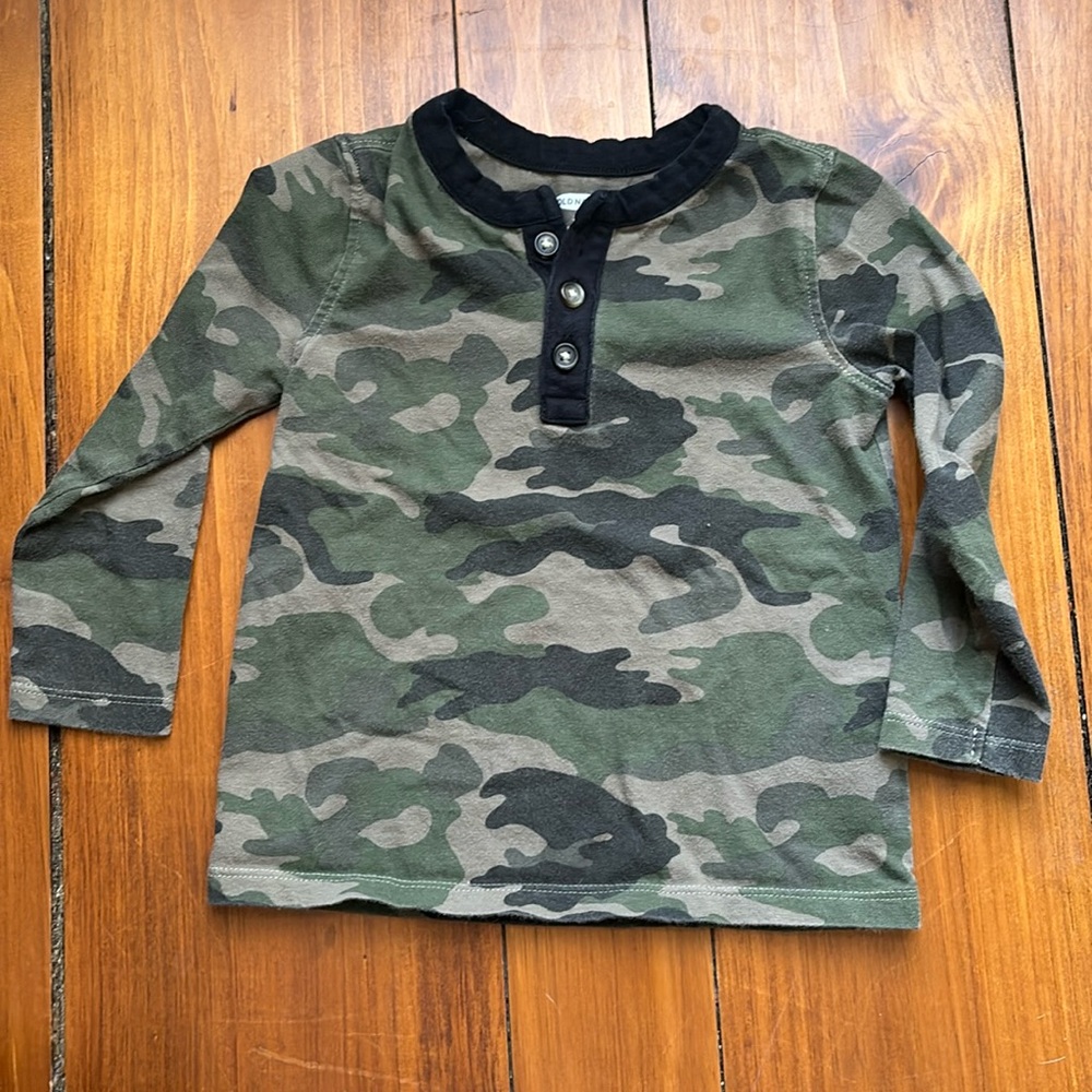 Old navy camo Henley